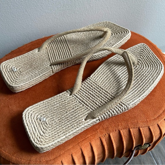 Straw-Look Square Toe Flip Flops | Size 7 | Minimalist Summer Sandals - Picture 2 of 4